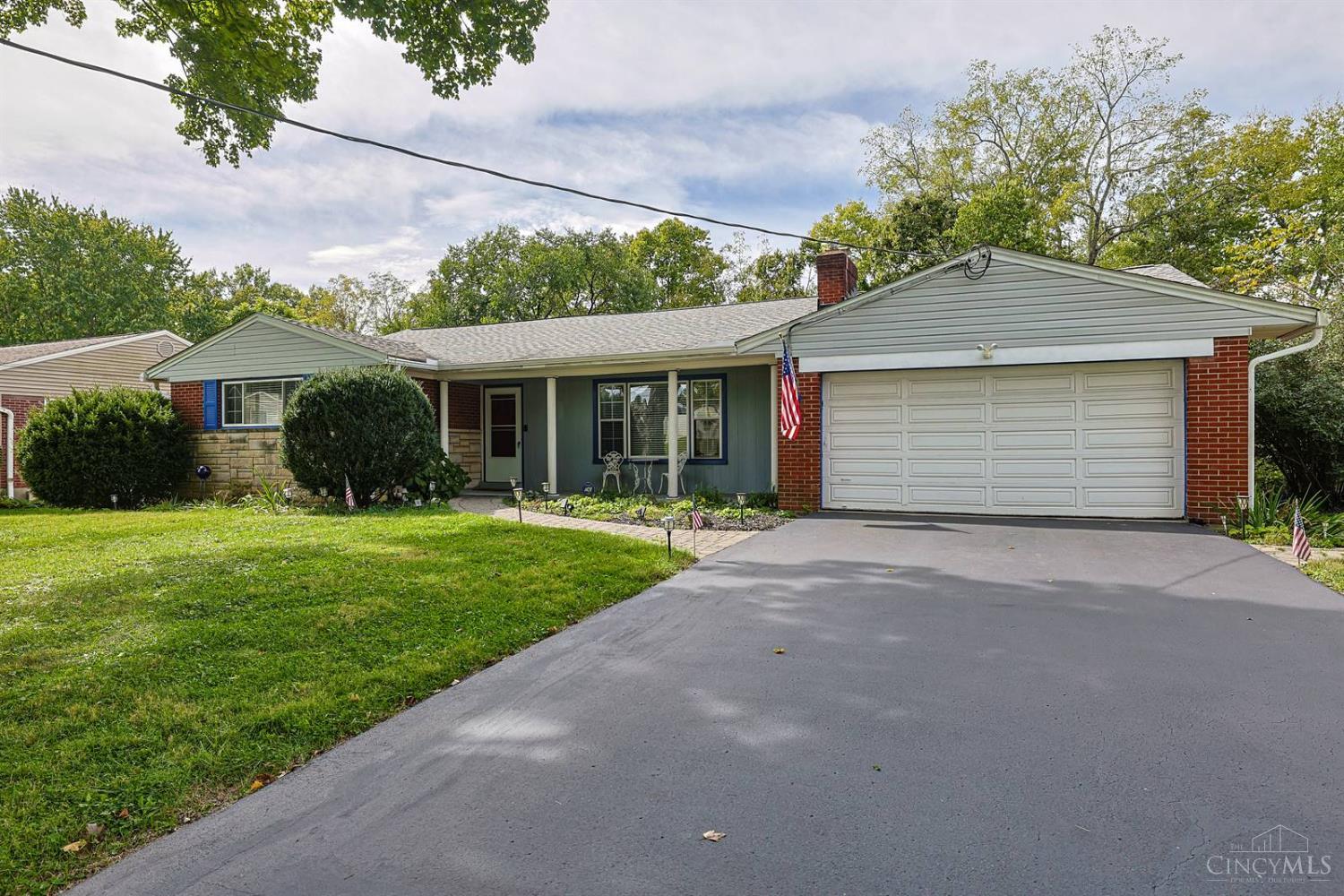 Photo 1 of Single family home for sale at 1087 Doolittle Ln, Anderson Twp, OH 45230 | MLS# 1896135 | Listing updated on 2026-10-06