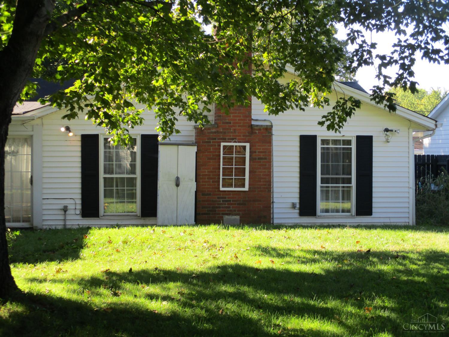 Photo 3 of Single family home for sale at 100 Cole Dr, Fairfield, OH 45014 | MLS# 1895891 | Listing updated on 2026-10-02