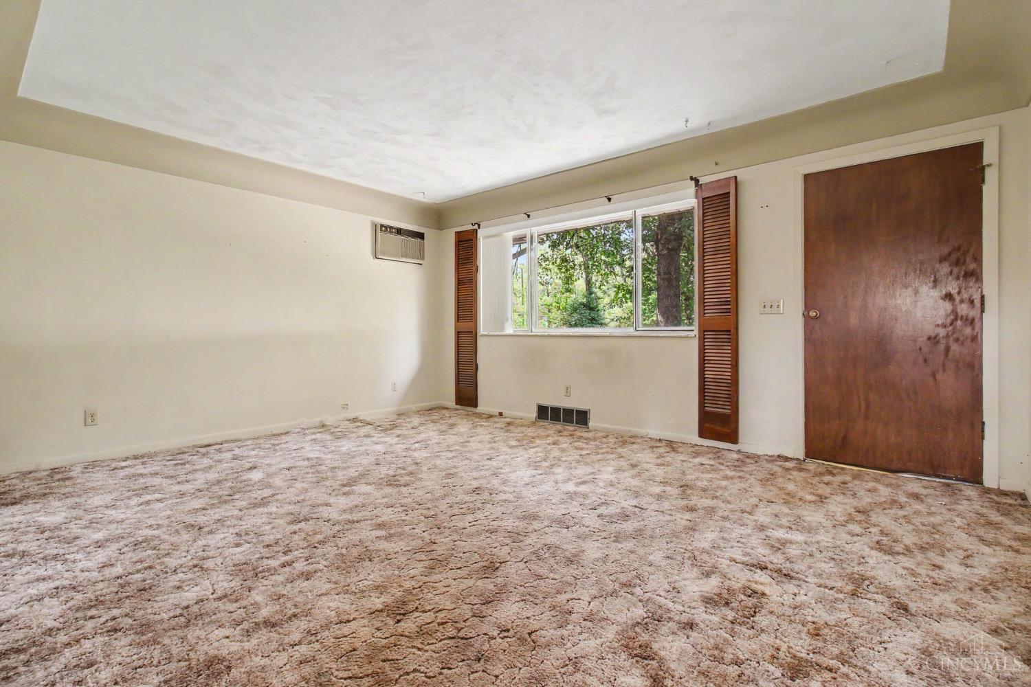 Photo 3 of Single family home for sale at 4295 Hutchinson Rd, Green Twp, OH 45248 | MLS# 1896118 | Listing updated on 2026-10-07