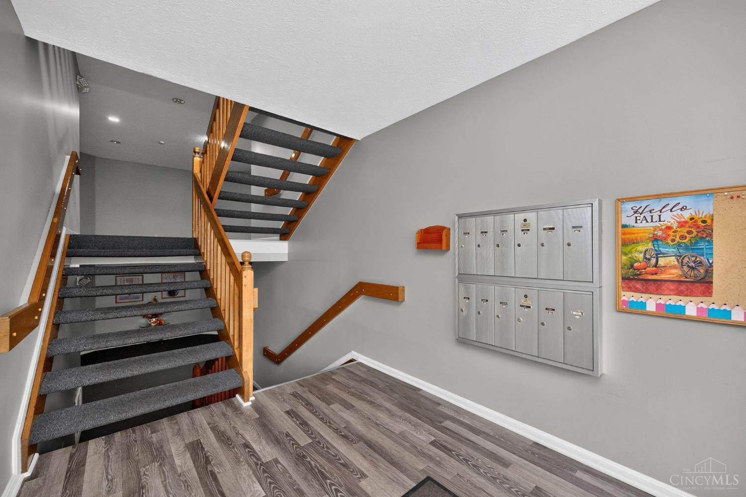 Photo 3 of Condo for sale at 3211 Heritage Sq Dr #5, Cincinnati, OH 45251 | MLS# 1896063 | Listing updated on 2026-10-02