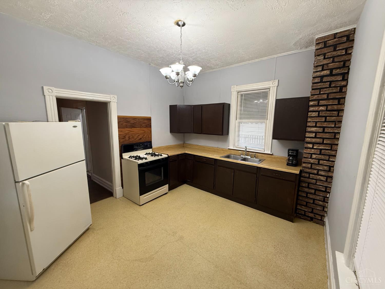 Photo 3 of Single family home for sale at 425 S 13th Street, Hamilton, OH 45011 | MLS# 1896062 | Listing updated on 2026-10-05