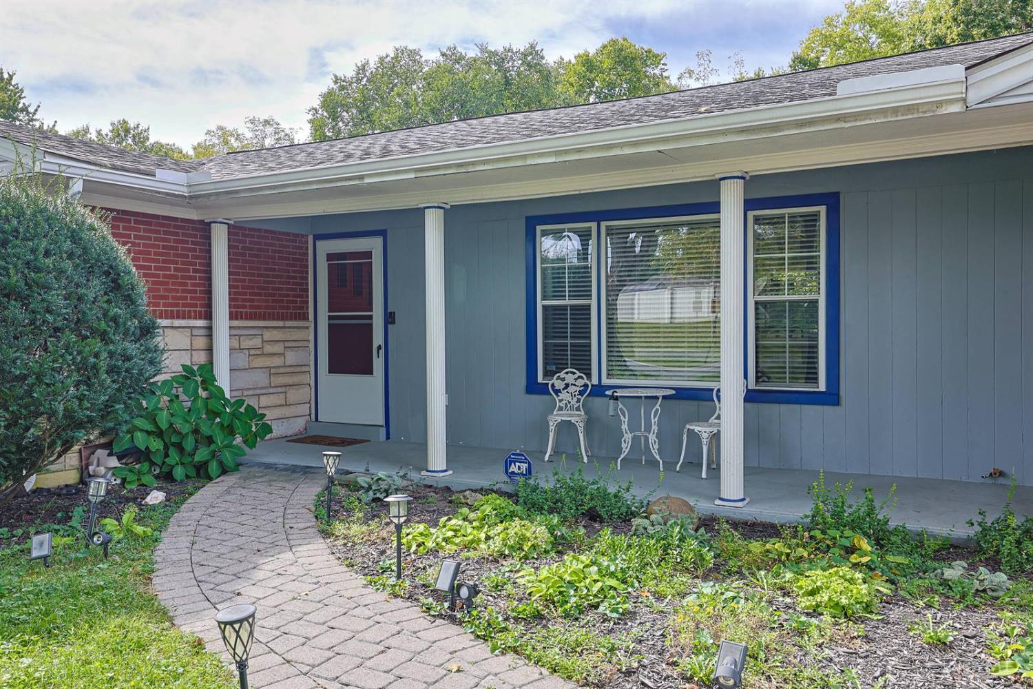 Photo 3 of Single family home for sale at 1087 Doolittle Ln, Anderson Twp, OH 45230 | MLS# 1896135 | Listing updated on 2026-10-06