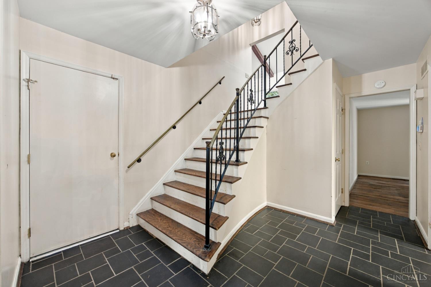 Photo 4 of Sale Pending at 2763 Bentley Ct, Cincinnati, OH 45244 | MLS# 1894067 | Listing updated on 2026-10-05