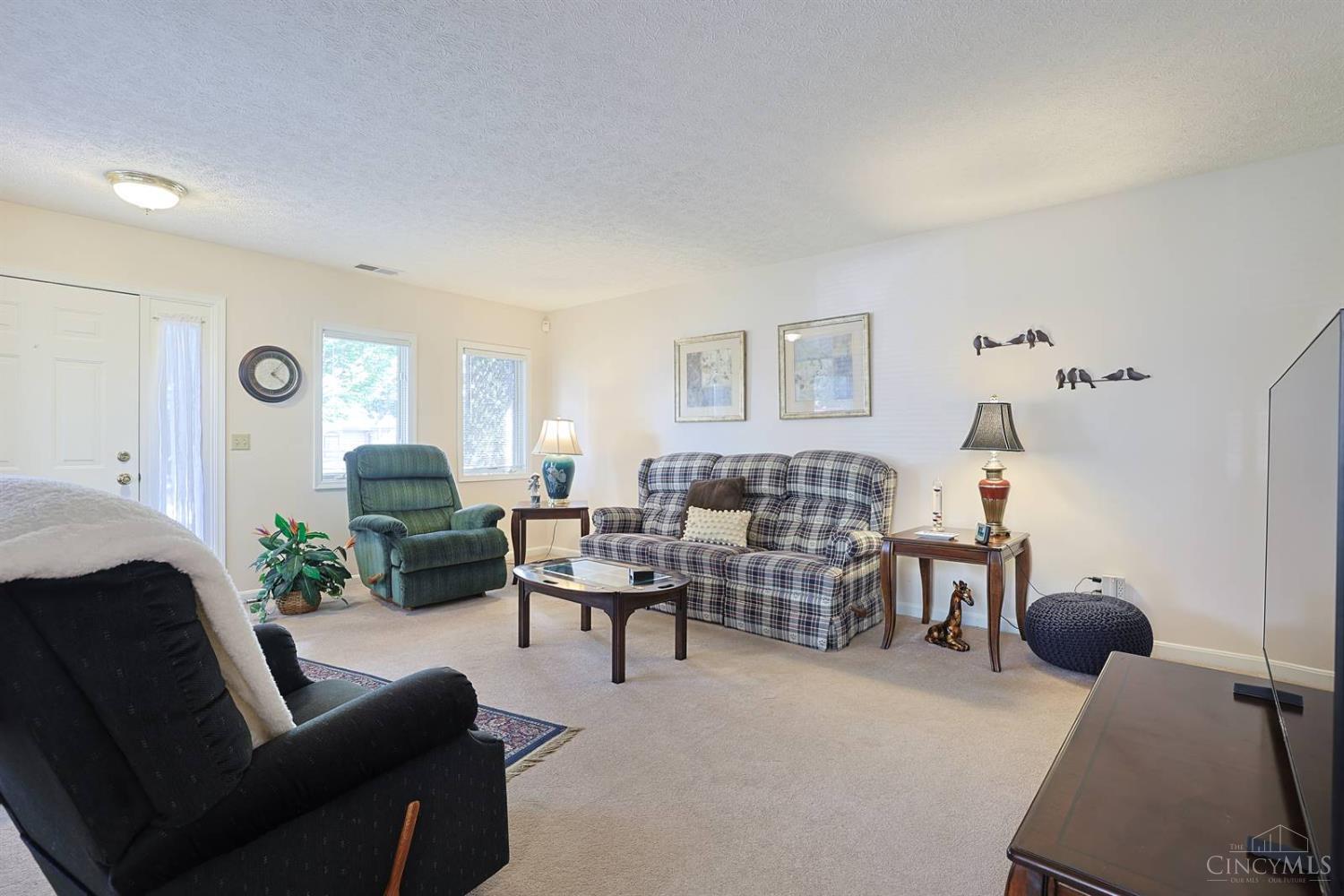 Listing Photo 5 - Condo for sale in building located at 5335 N Bend Xing, Cincinnati, OH 45247