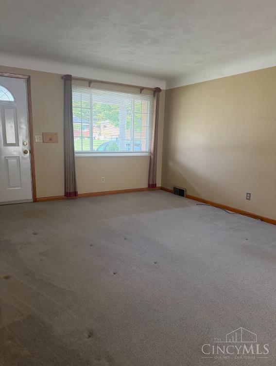 Photo 4 of Single family home for sale at 5989 Oakapple Dr, Green Twp, OH 45248 | MLS# 1895559 | Listing updated on 2026-10-06