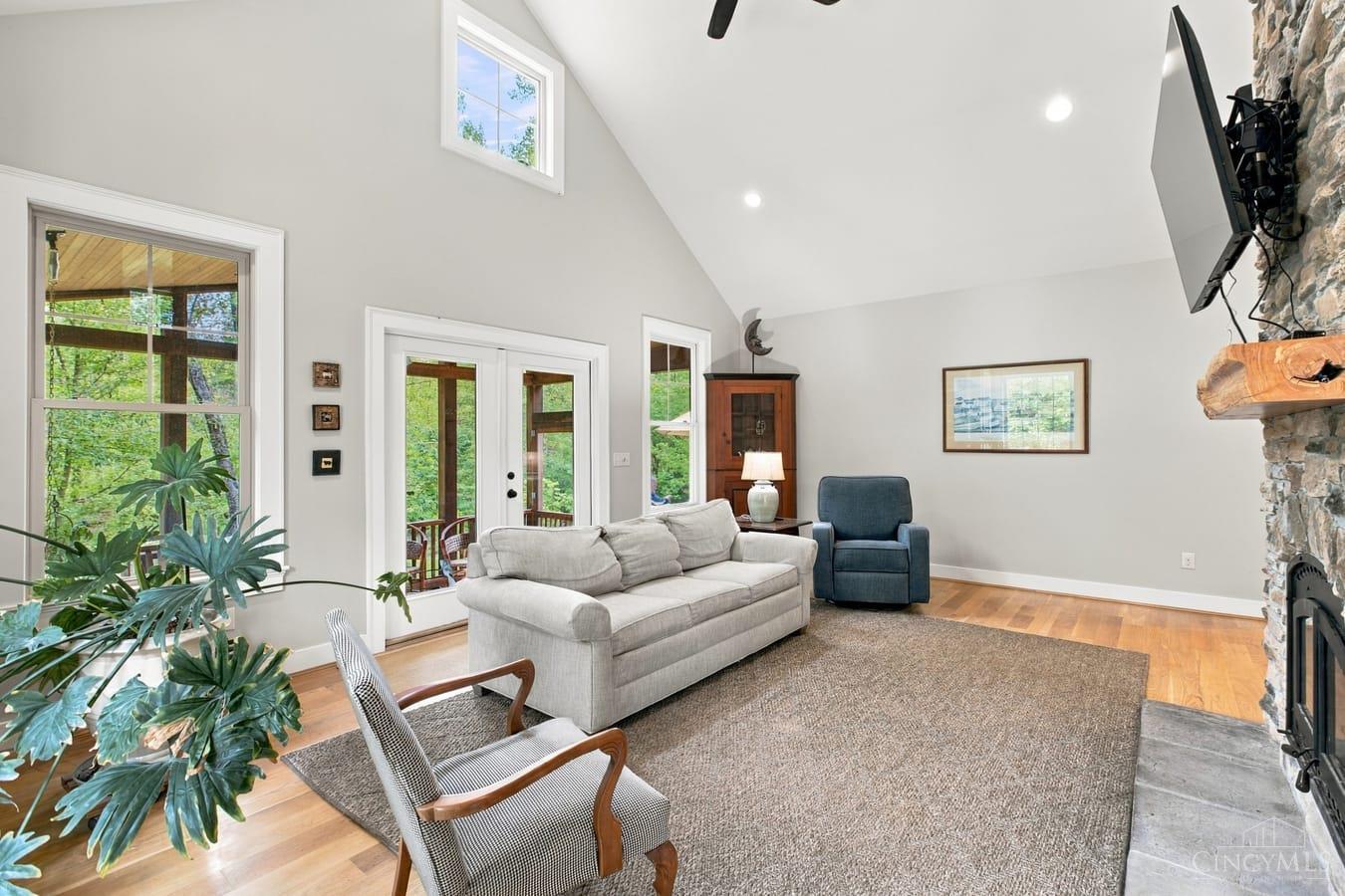 Photo 3 of Sale Pending at 5286 Hillcrest Dr, Oxford Twp, OH 45056 | MLS# 1896073 | Listing updated on 2026-10-05