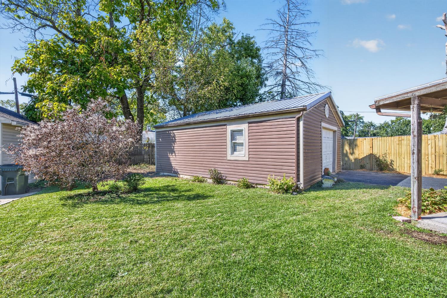 Photo 3 of Single family home for sale at 109 E Circle Dr, Mason, OH 45040 | MLS# 1896015 | Listing updated on 2026-10-02