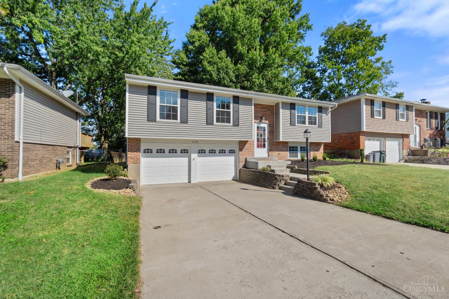 Photo 3 of Single family home for sale at 5158 Dundas Dr, Cincinnati, OH 45238 | MLS# 1895642 | Listing updated on 2026-10-02