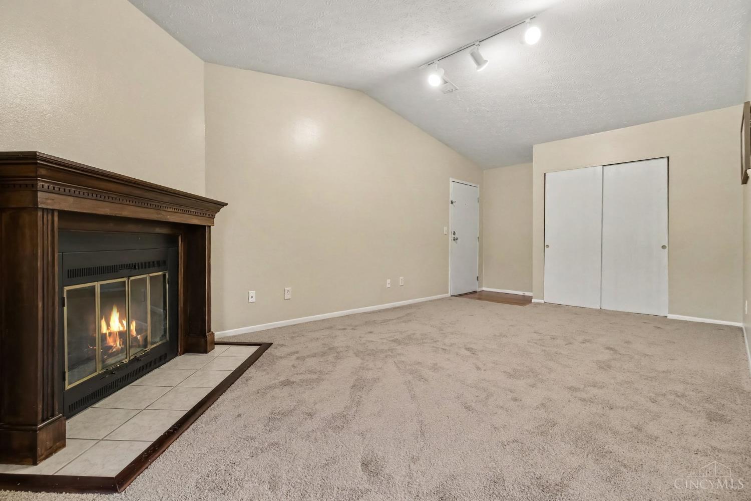 Listing Photo 5 - Condo for sale in building located at 7210 Creekview Dr, Colerain Twp, OH 45247 - Unit #12