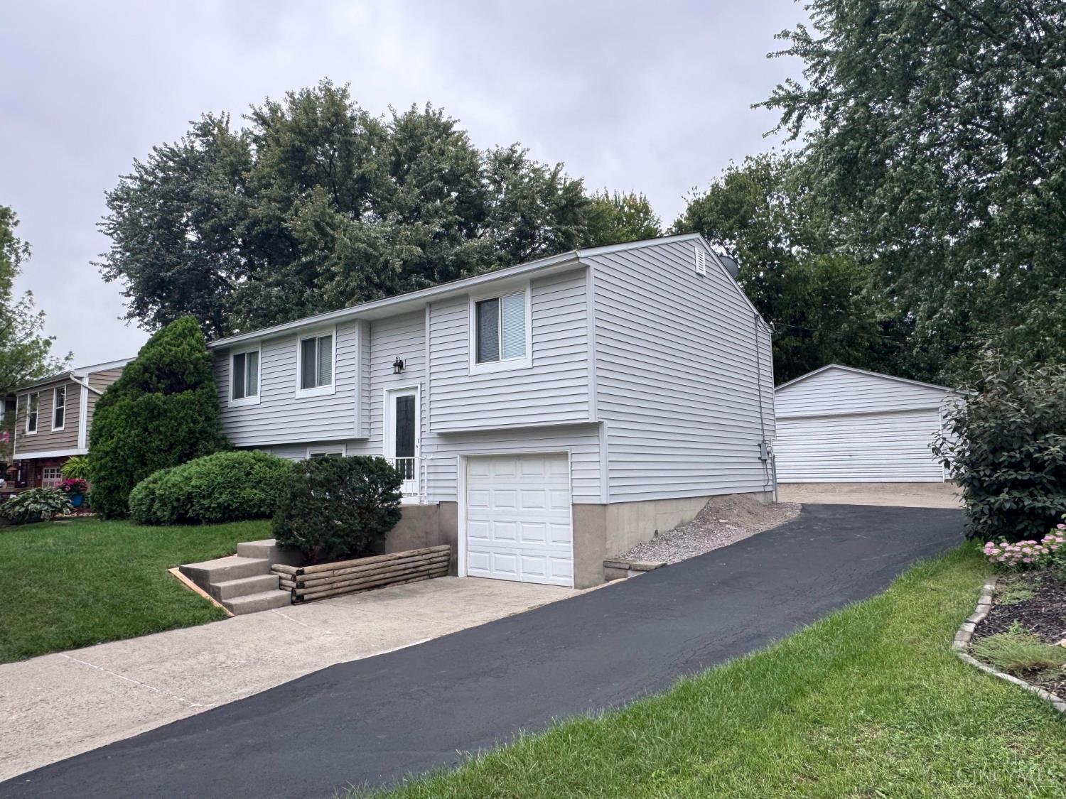 Photo 1 of Single family home for sale at 11481 Gravenhurst Dr, Colerain Twp, OH 45231 | MLS# 1895038 | Listing updated on 2026-10-03