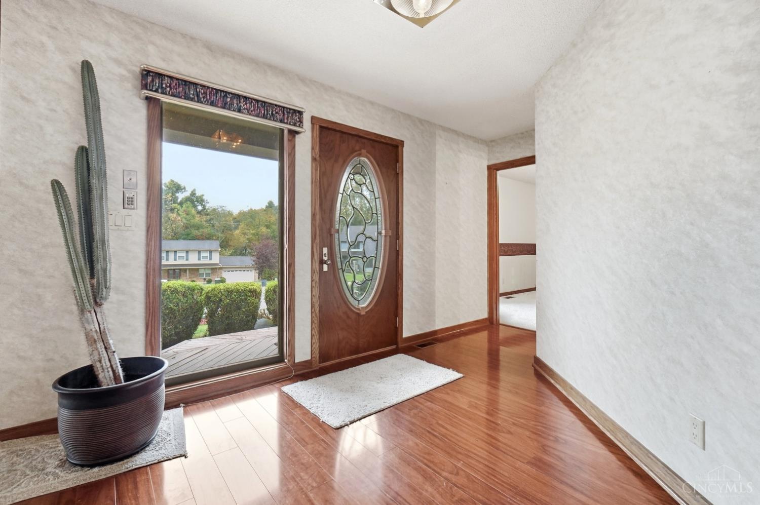 Photo 4 of Single family home for sale at 1760 Gloucester Dr, Fairfield, OH 45014 | MLS# 1895343 | Listing updated on 2026-10-03