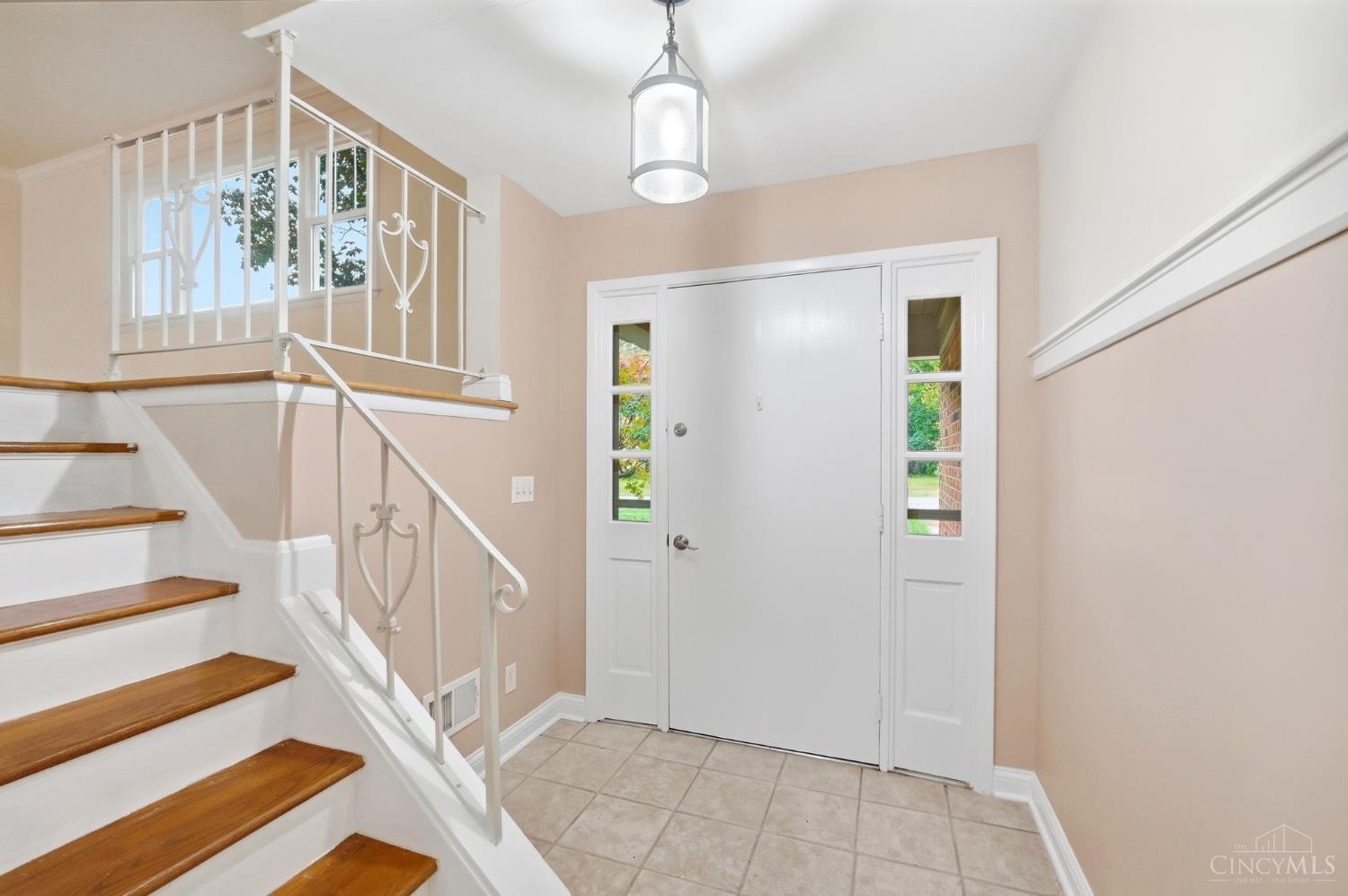 Photo 4 of Single family home for sale at 7095 Wyandotte Dr, Green Twp, OH 45233 | MLS# 1896261 | Listing updated on 2026-10-06