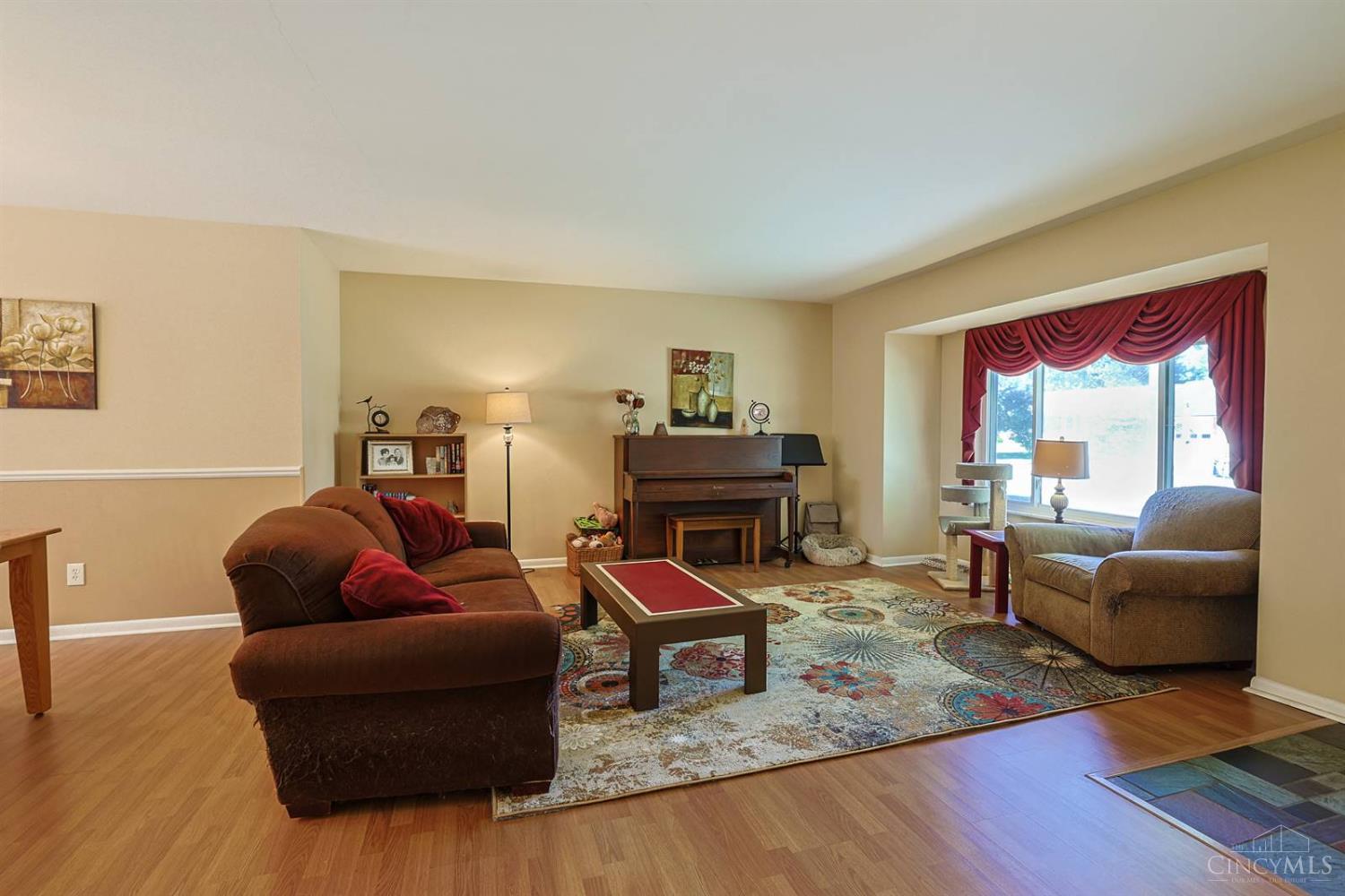 Photo 3 of Single family home for sale at 8410 Sunrise Ave, Springfield Twp., OH 45231 | MLS# 1896269 | Listing updated on 2026-10-06