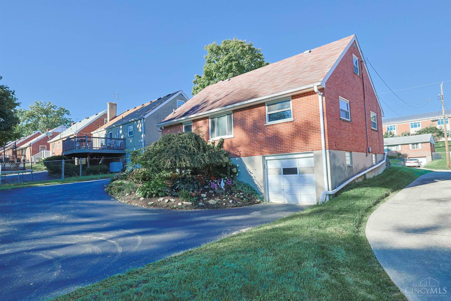 Photo 37 of Single family home for sale at 1190 Thurnridge Dr, Reading, OH 45215 | MLS# 1893097 | Listing updated on 2026-10-06