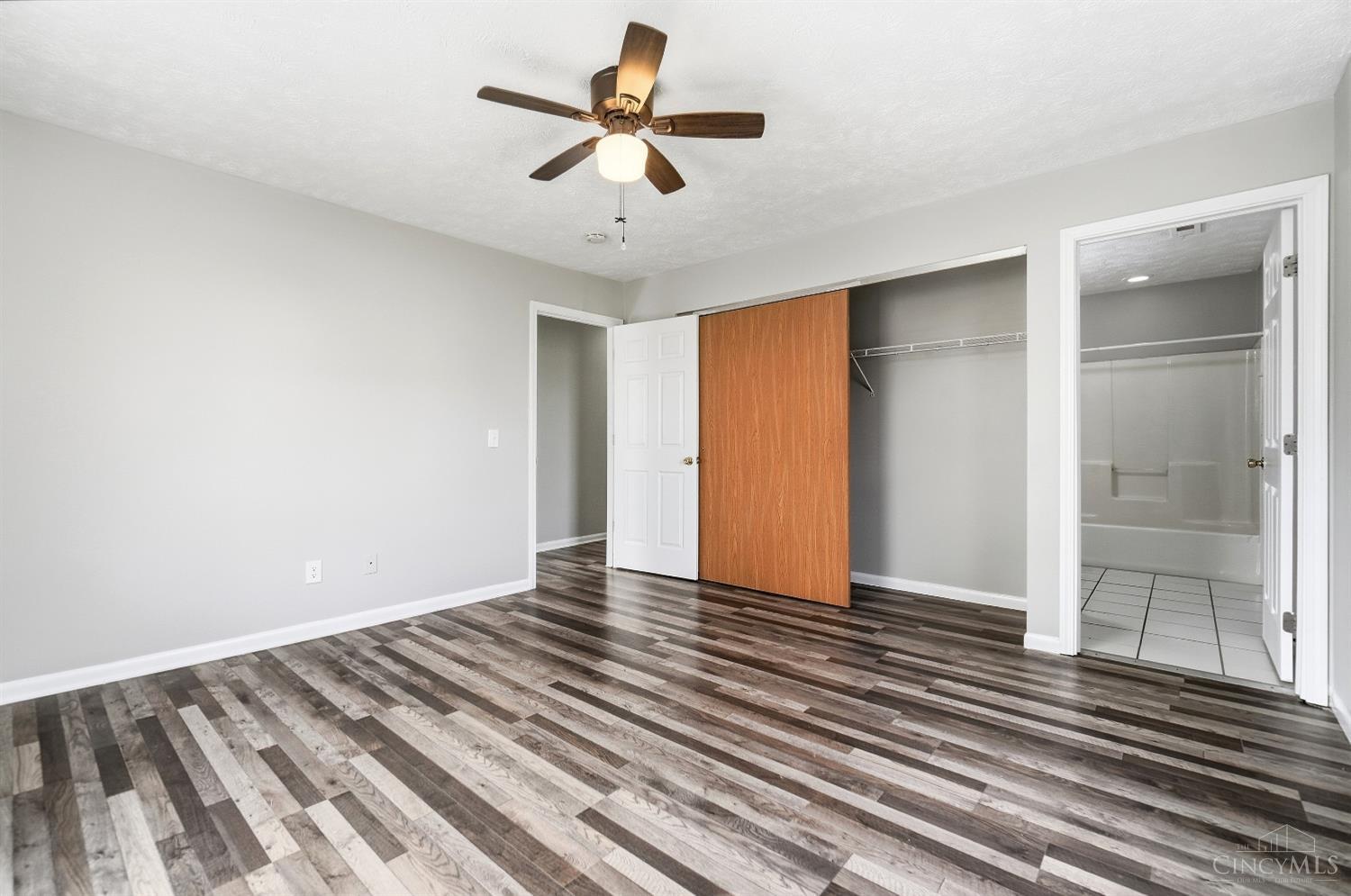 Listing Photo 5 - Condo for sale in building located at 4489 Ammon Ave, Cincinnati, OH 45223