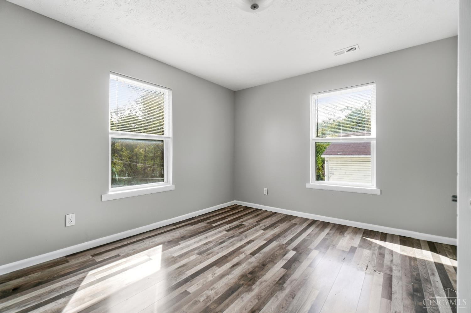Photo 2 of Sale Pending at 4489 Ammon Ave, Cincinnati, OH 45223 | MLS# 1895895 | Listing updated on 2026-10-06