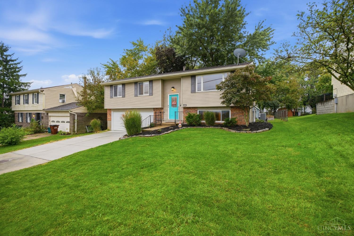 Photo 3 of Single family home for sale at 1711 John Gray Rd, Springfield Twp., OH 45240 | MLS# 1896061 | Listing updated on 2026-10-05