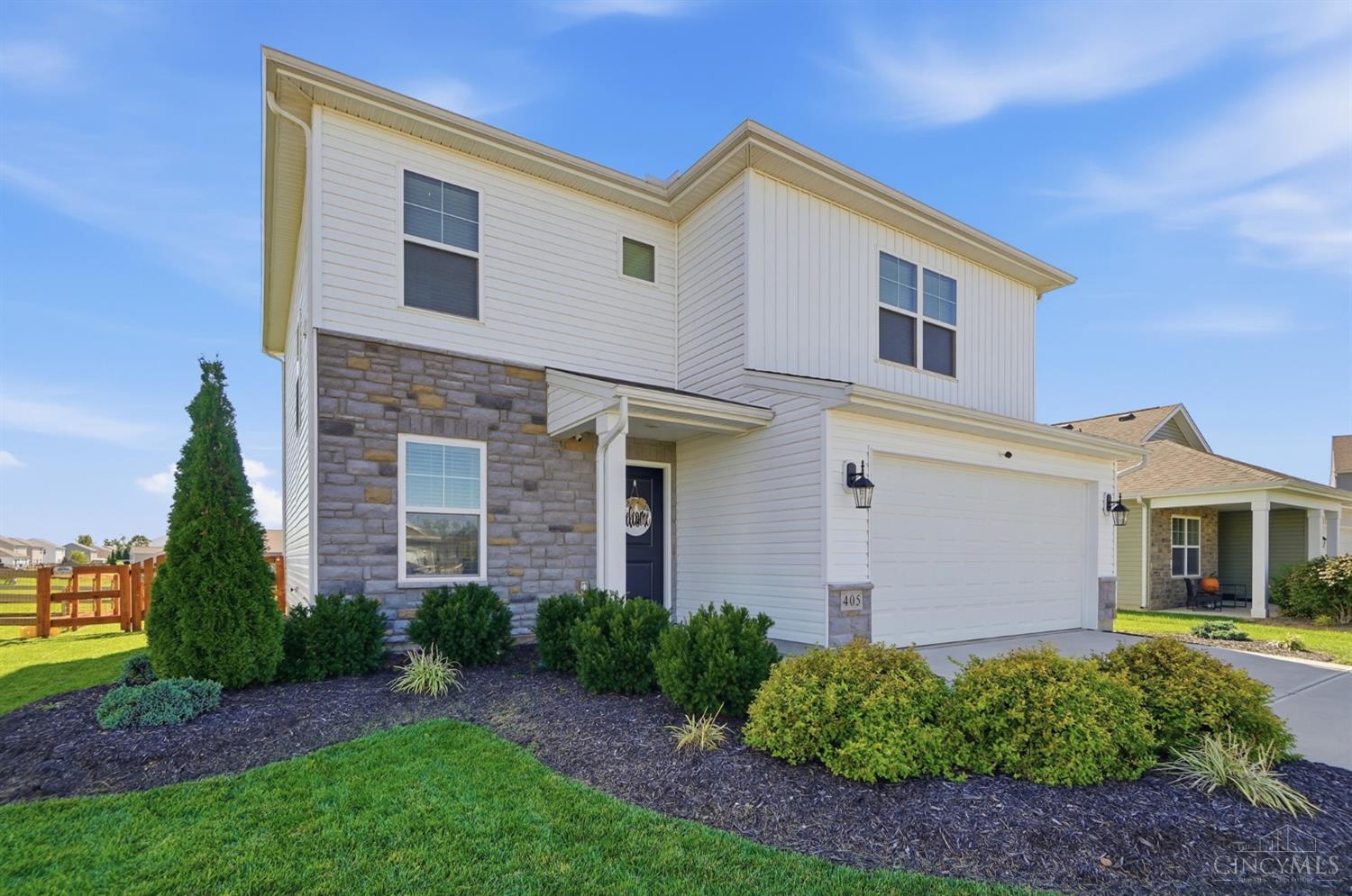 Photo 1 of Single family home for sale at 405 E Oak Ave, Trenton, OH 45067 | MLS# 1894192 | Listing updated on 2026-10-09