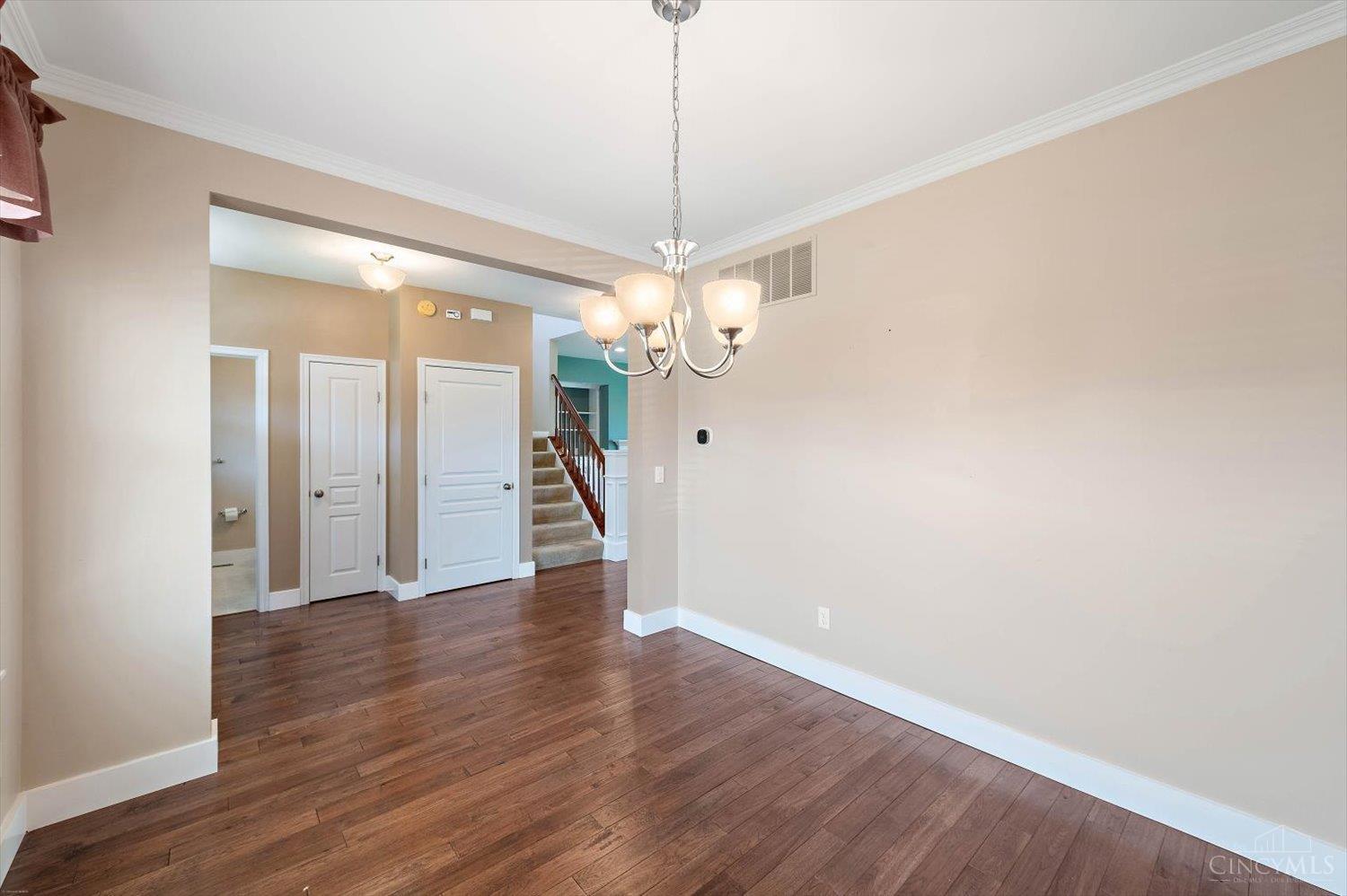 Photo 4 of Single family home for sale at 1118 Hayward Cir, Milford, OH 45150 | MLS# 1896300 | Listing updated on 2026-10-07