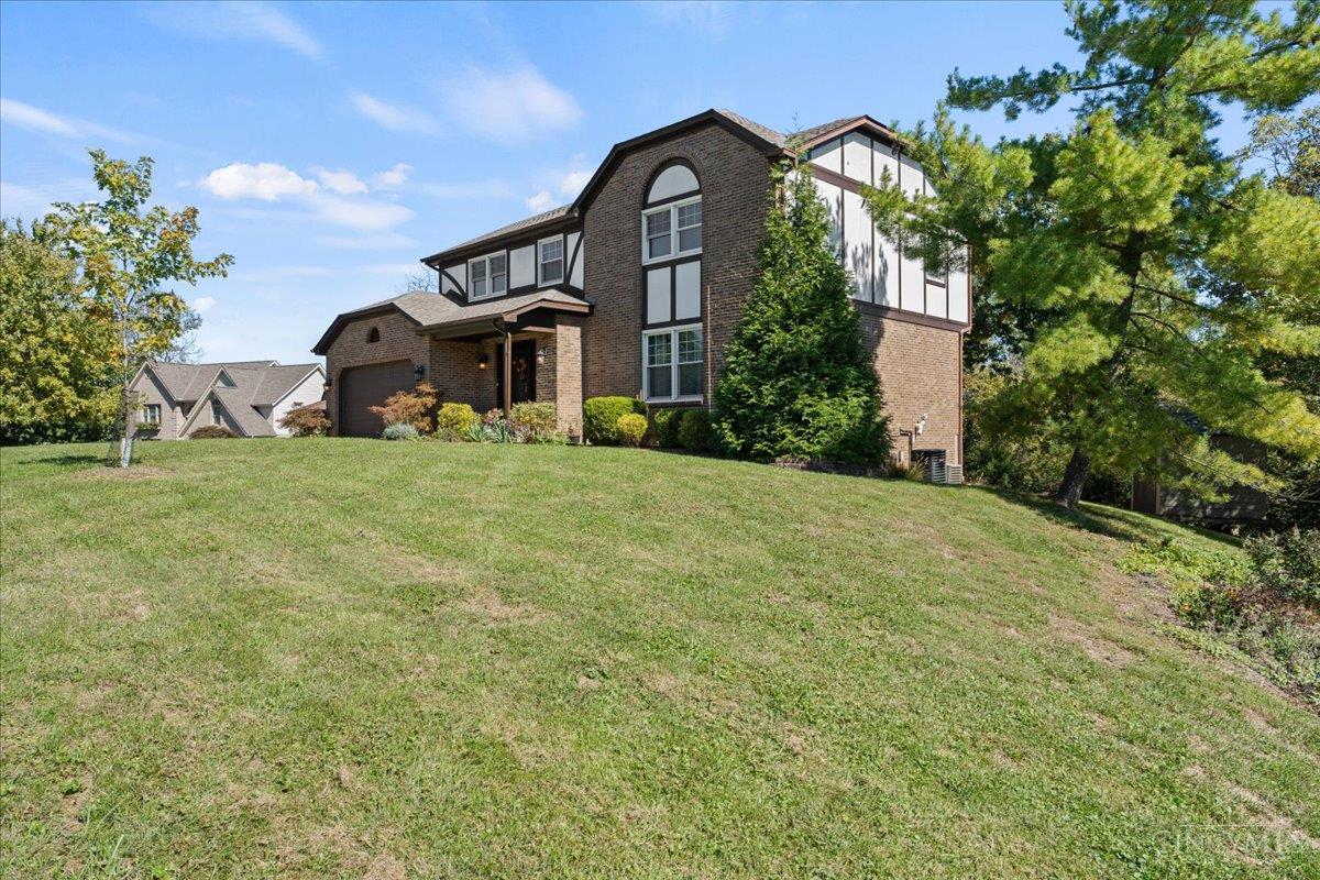 Photo 3 of Single family home for sale at 3834 Foxtail Ln, Miami Twp, OH 45248 | MLS# 1896296 | Listing updated on 2026-10-07