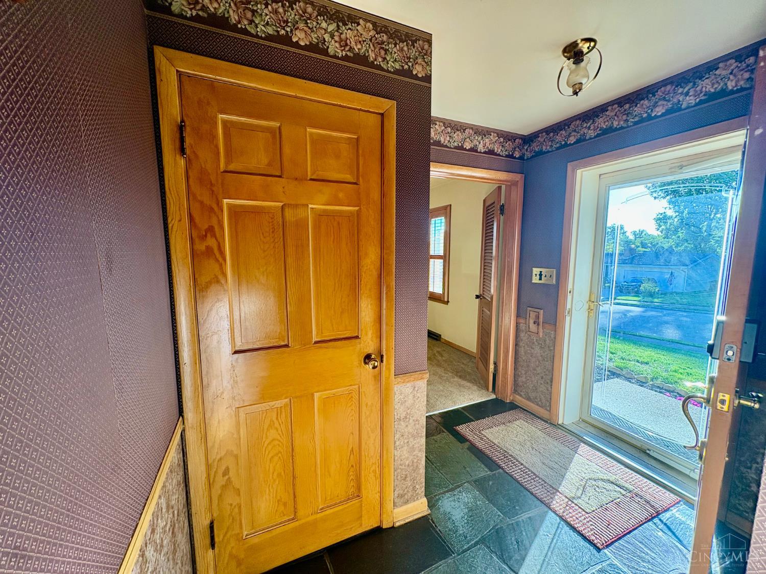 Photo 2 of Single family home for sale at 301 Jackson Ln, Middletown, OH 45044 | MLS# 1892365 | Listing updated on 2026-10-06