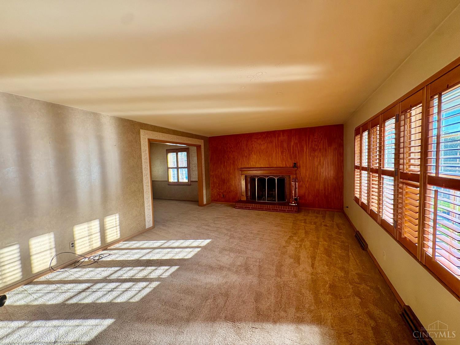 Photo 3 of Single family home for sale at 301 Jackson Ln, Middletown, OH 45044 | MLS# 1892365 | Listing updated on 2026-10-06