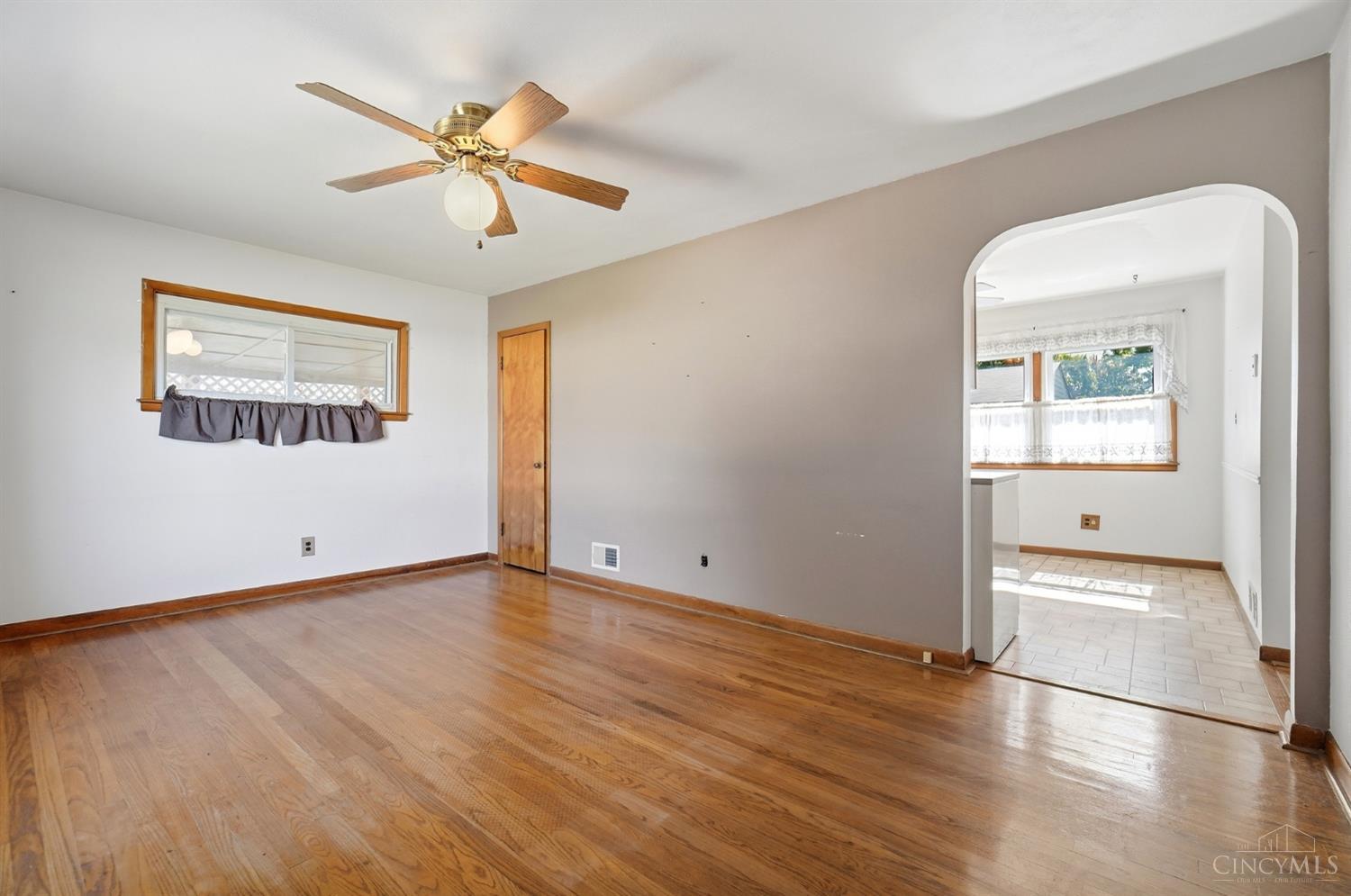 Photo 3 of Single family home for sale at 833 Magie Ave, Fairfield, OH 45014 | MLS# 1895692 | Listing updated on 2026-10-09