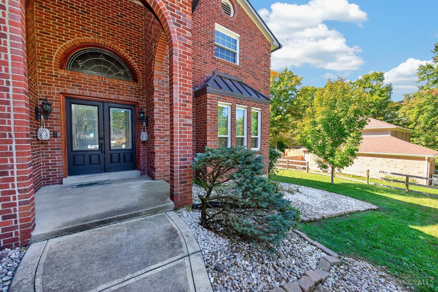 Photo 3 of Single family home for sale at 5659 Zaring Dr, West Chester, OH 45069 | MLS# 1896486 | Listing updated on 2026-10-07