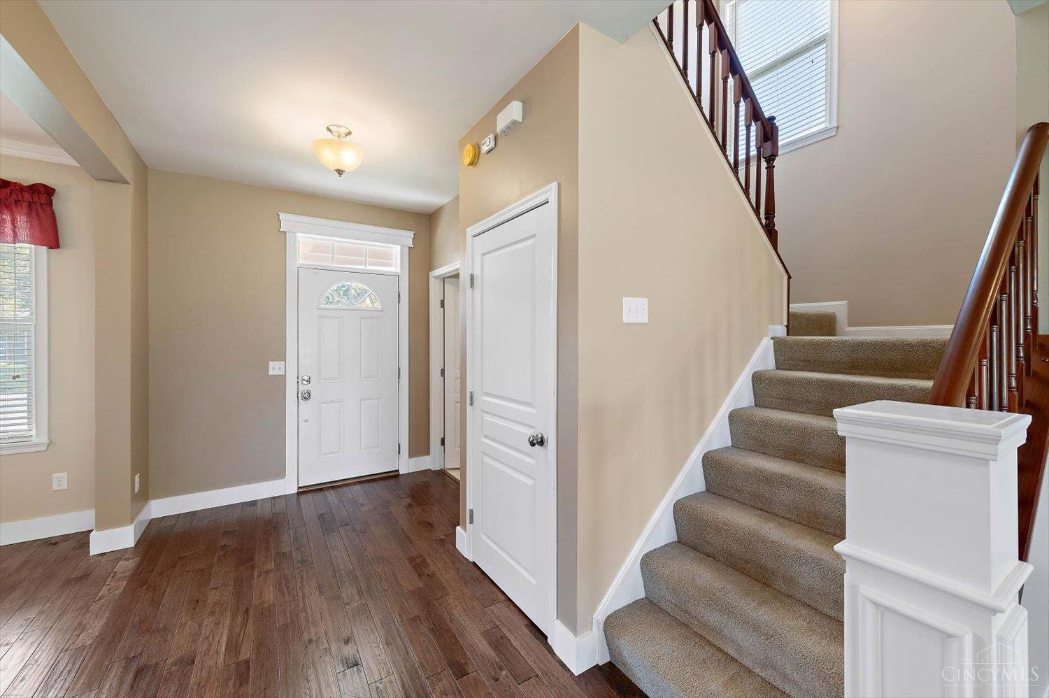 Photo 3 of Single family home for sale at 1118 Hayward Cir, Milford, OH 45150 | MLS# 1896300 | Listing updated on 2026-10-07