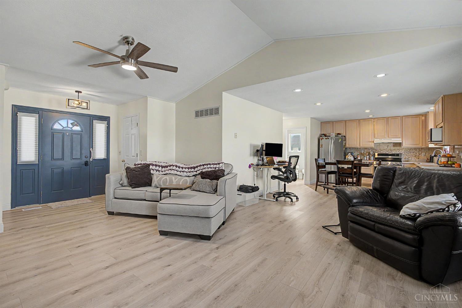 Photo 4 of Single family home for sale at 1248 Carriage Hl Ln, Hamilton, OH 45013 | MLS# 1896410 | Listing updated on 2026-10-07