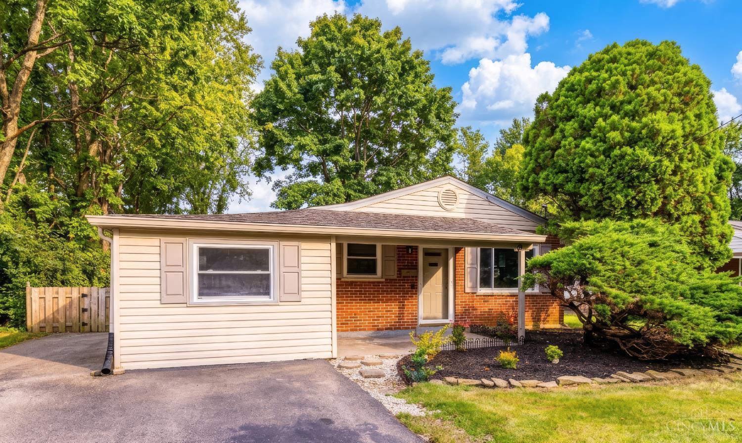 Single family home for sale at 19 Miamiview Dr, Loveland, OH 45140 | MLS# 1896647