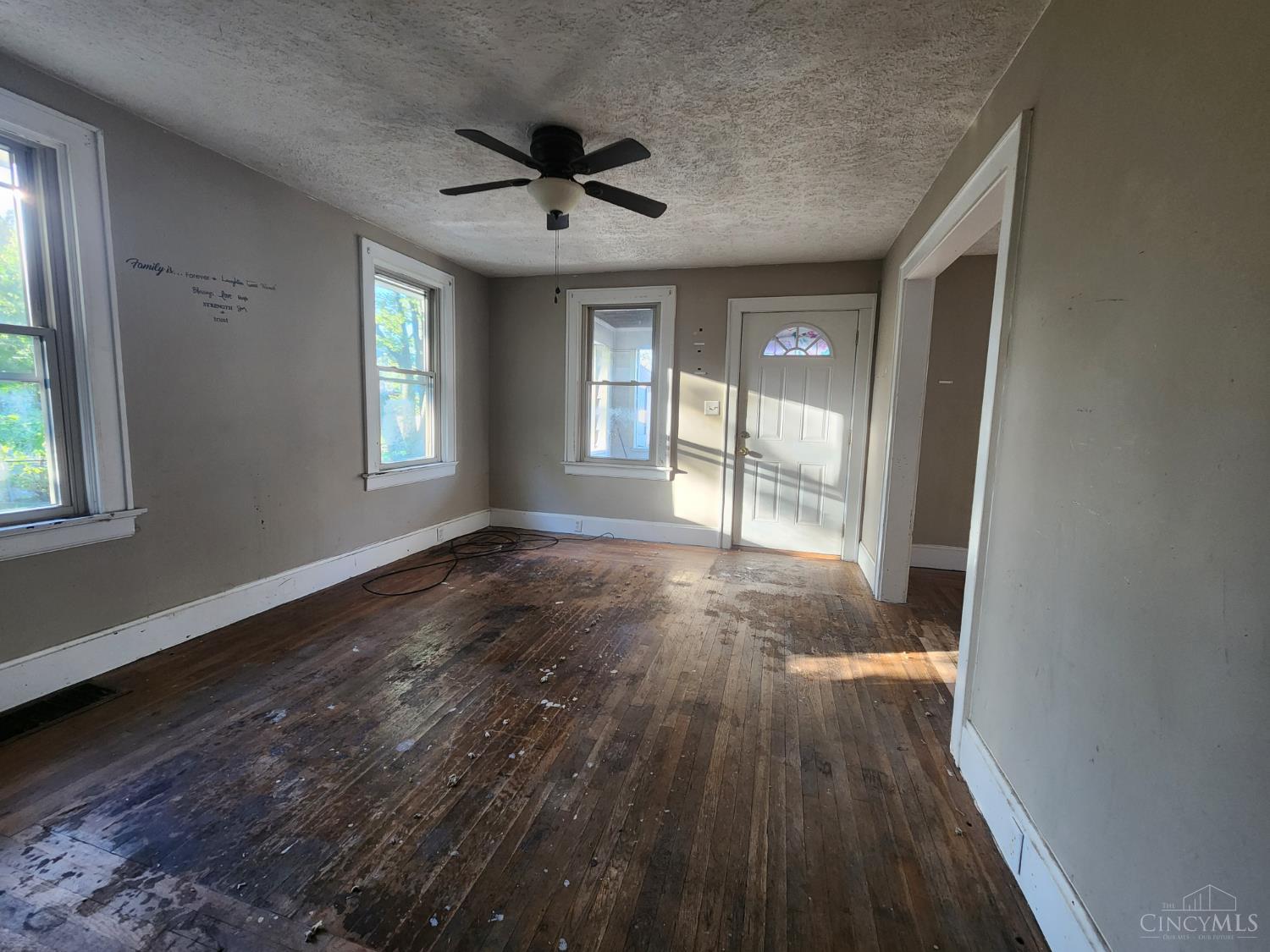 Photo 4 of Single family home for sale at 1833 Emerson Ave, Cincinnati, OH 45239 | MLS# 1896472 | Listing updated on 2026-10-07