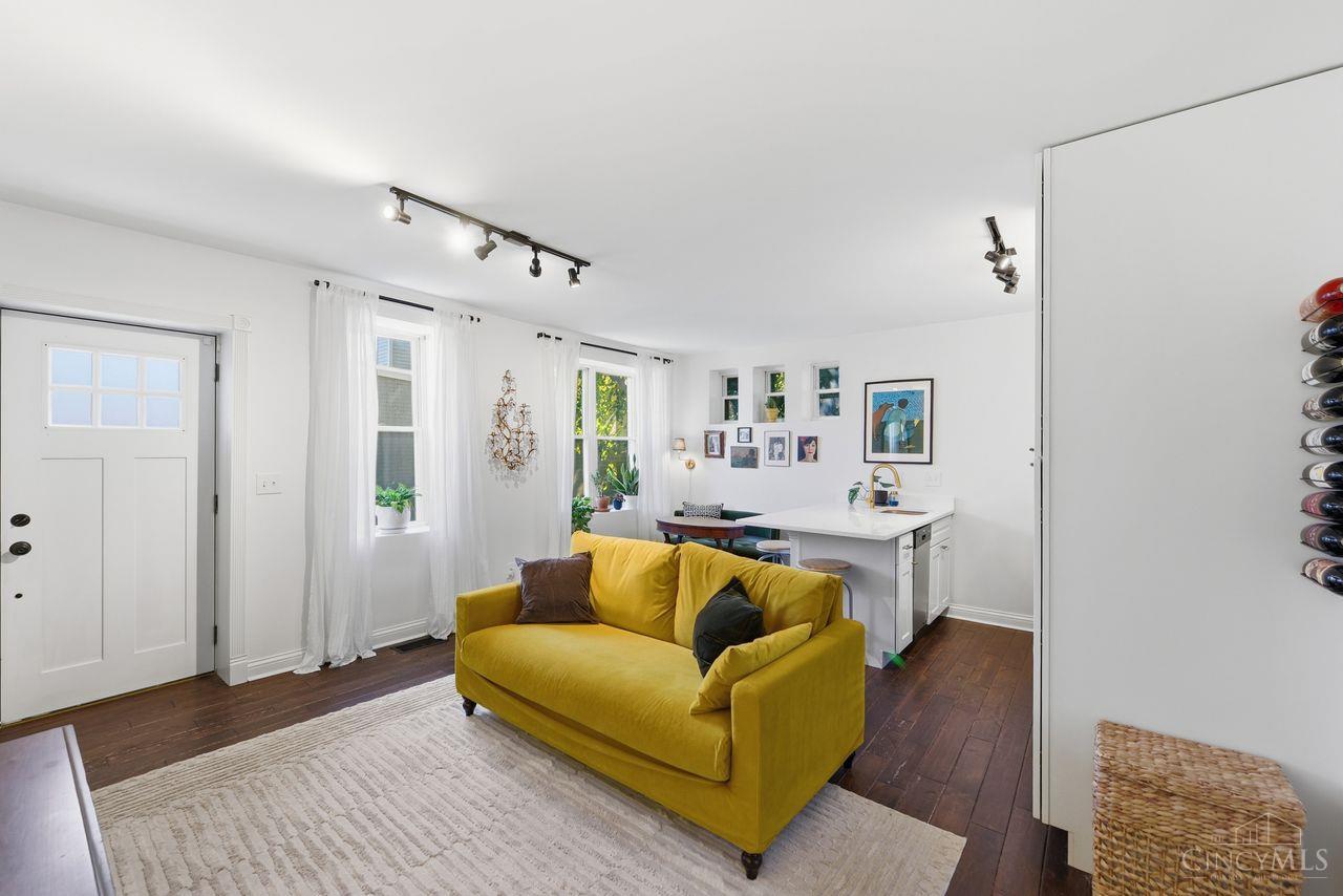 Listing Photo 5 - Condo for sale in building located at 2815 Ashland Ave, Cincinnati, OH 45206 - Unit #A