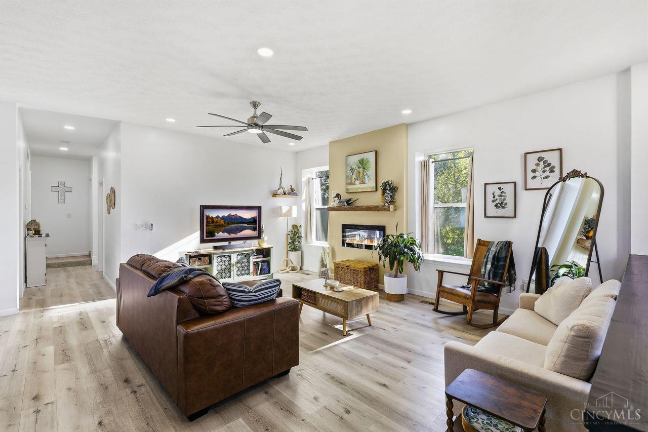 Photo 4 of Single family home for sale at 629 Spring Ave, Franklin, OH 45005 | MLS# 1896568 | Listing updated on 2026-10-07