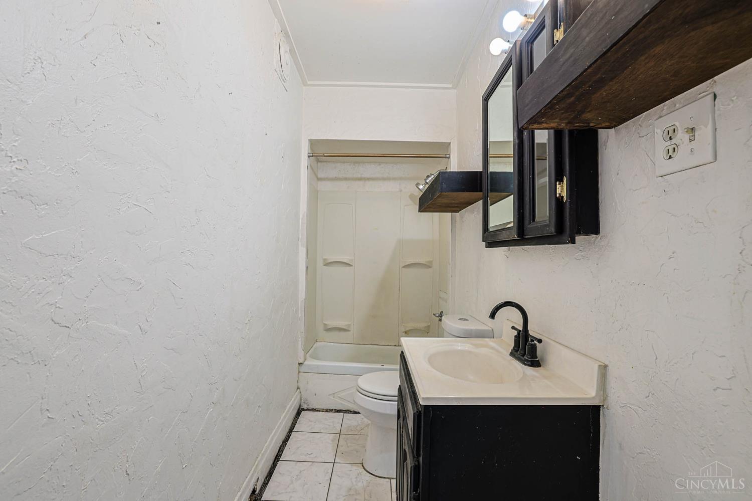 Photo 3 of House for sale at 2200 Lawn Ave, Norwood, OH 45212 | MLS# 1896555 | Listing updated on 2026-10-08