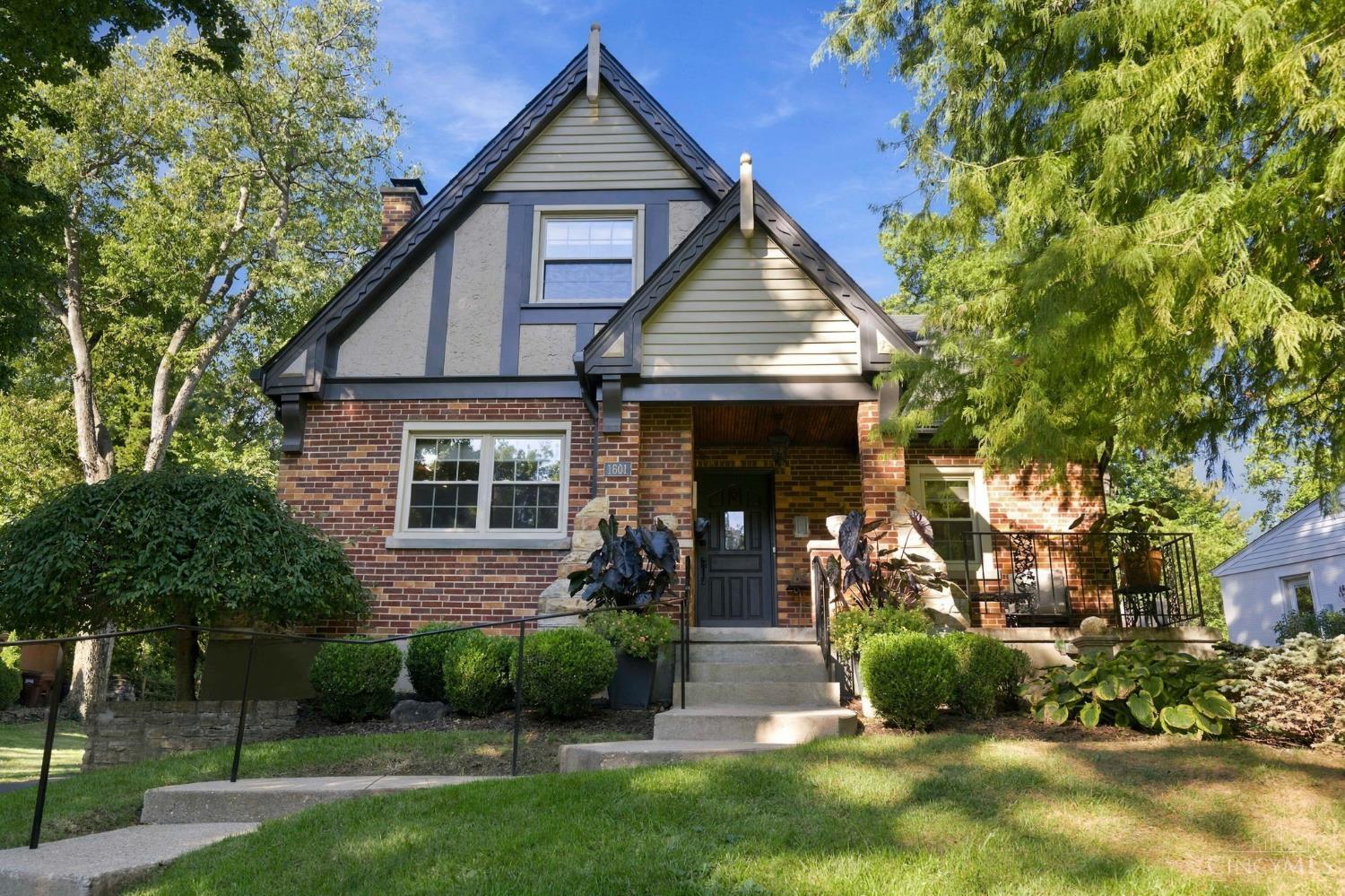 Photo 3 of Single family home for sale at 1601 Colonial Dr, Cincinnati, OH 45238 | MLS# 1896527 | Listing updated on 2026-10-07