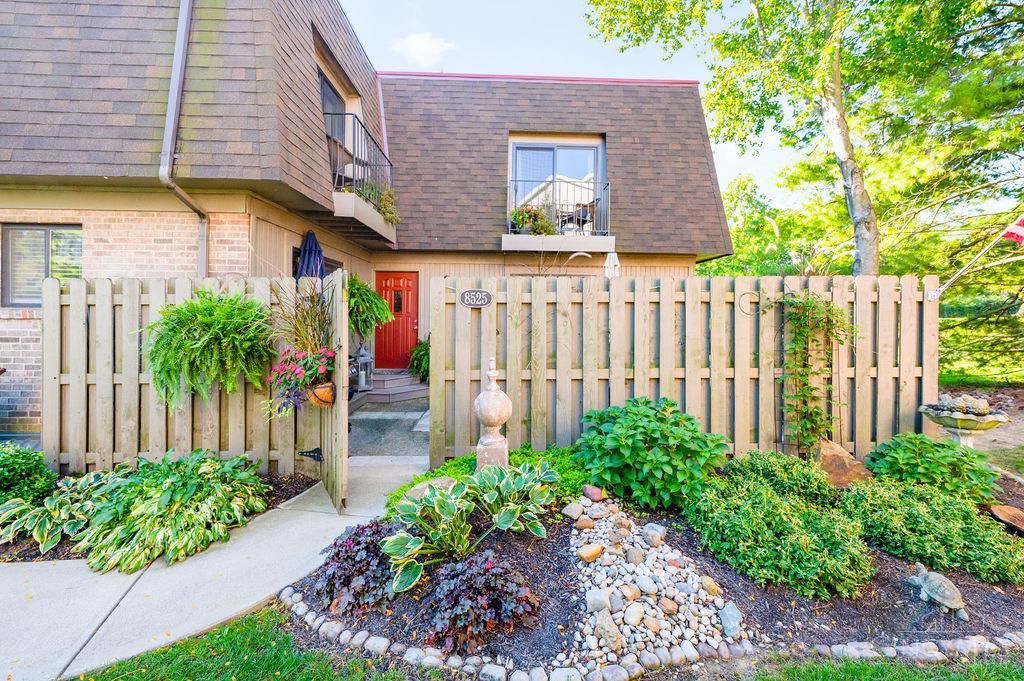 Photo 2 of Townhouse for sale at 8525 Is Pines Dr, Maineville, OH 45039 | MLS# 1896603 | Listing updated on 2026-10-09
