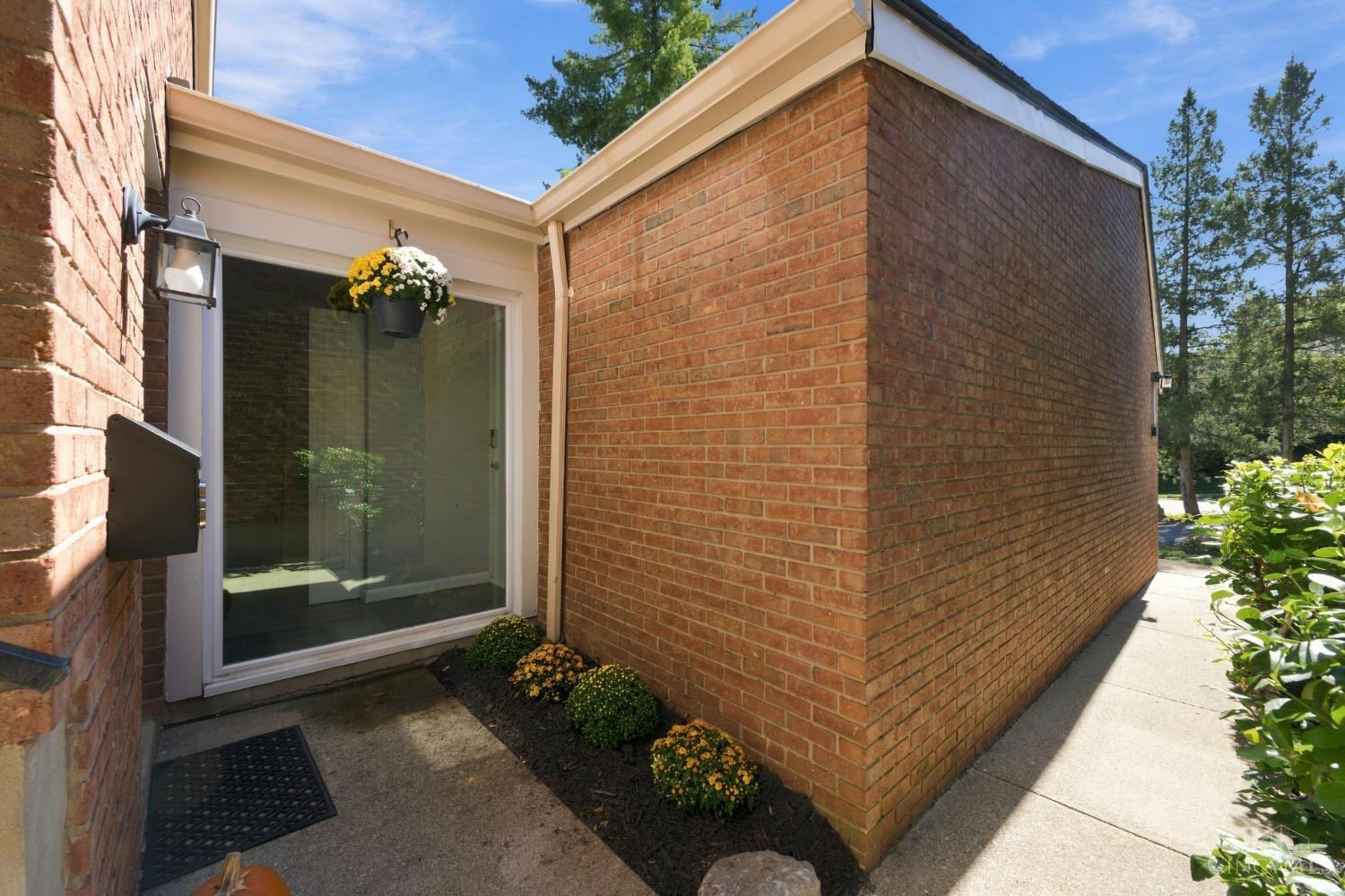 Photo 3 of Condo for sale at 3760 Ashworth Dr, Cincinnati, OH 45208 | MLS# 1896442 | Listing updated on 2026-10-08