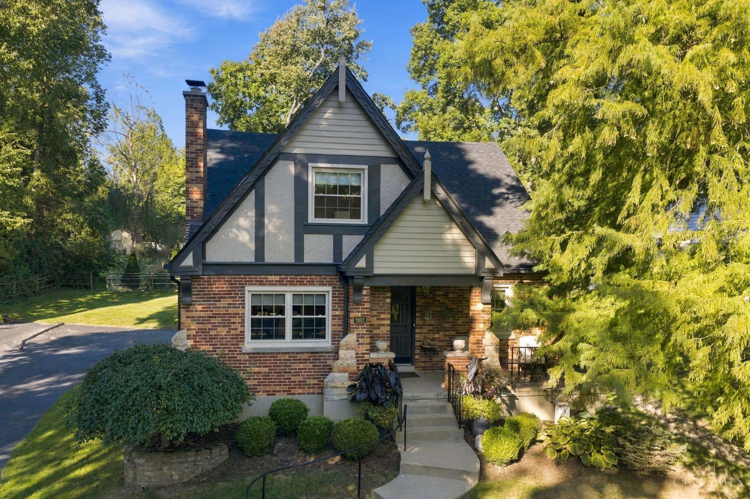 Photo 2 of Single family home for sale at 1601 Colonial Dr, Cincinnati, OH 45238 | MLS# 1896527 | Listing updated on 2026-10-07