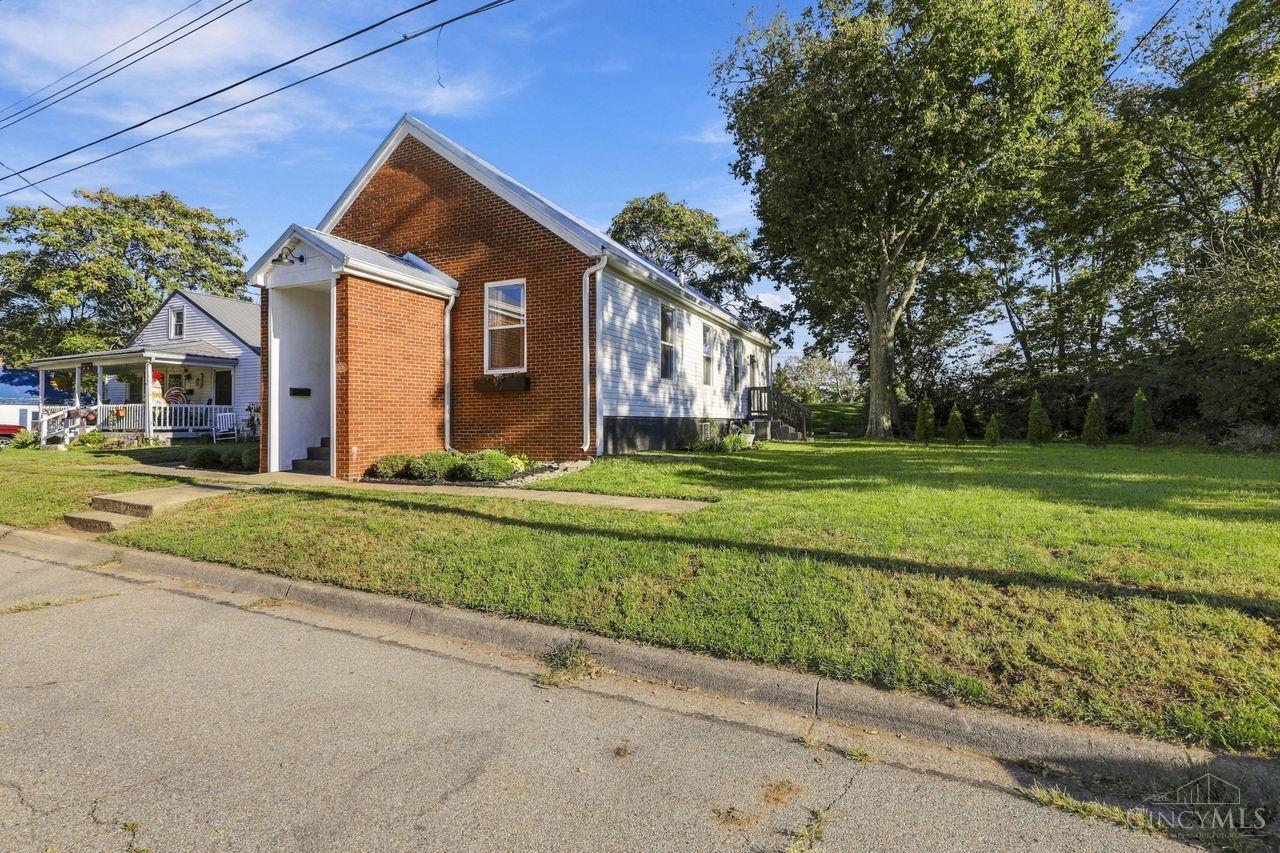 Photo 2 of Single family home for sale at 629 Spring Ave, Franklin, OH 45005 | MLS# 1896568 | Listing updated on 2026-10-07