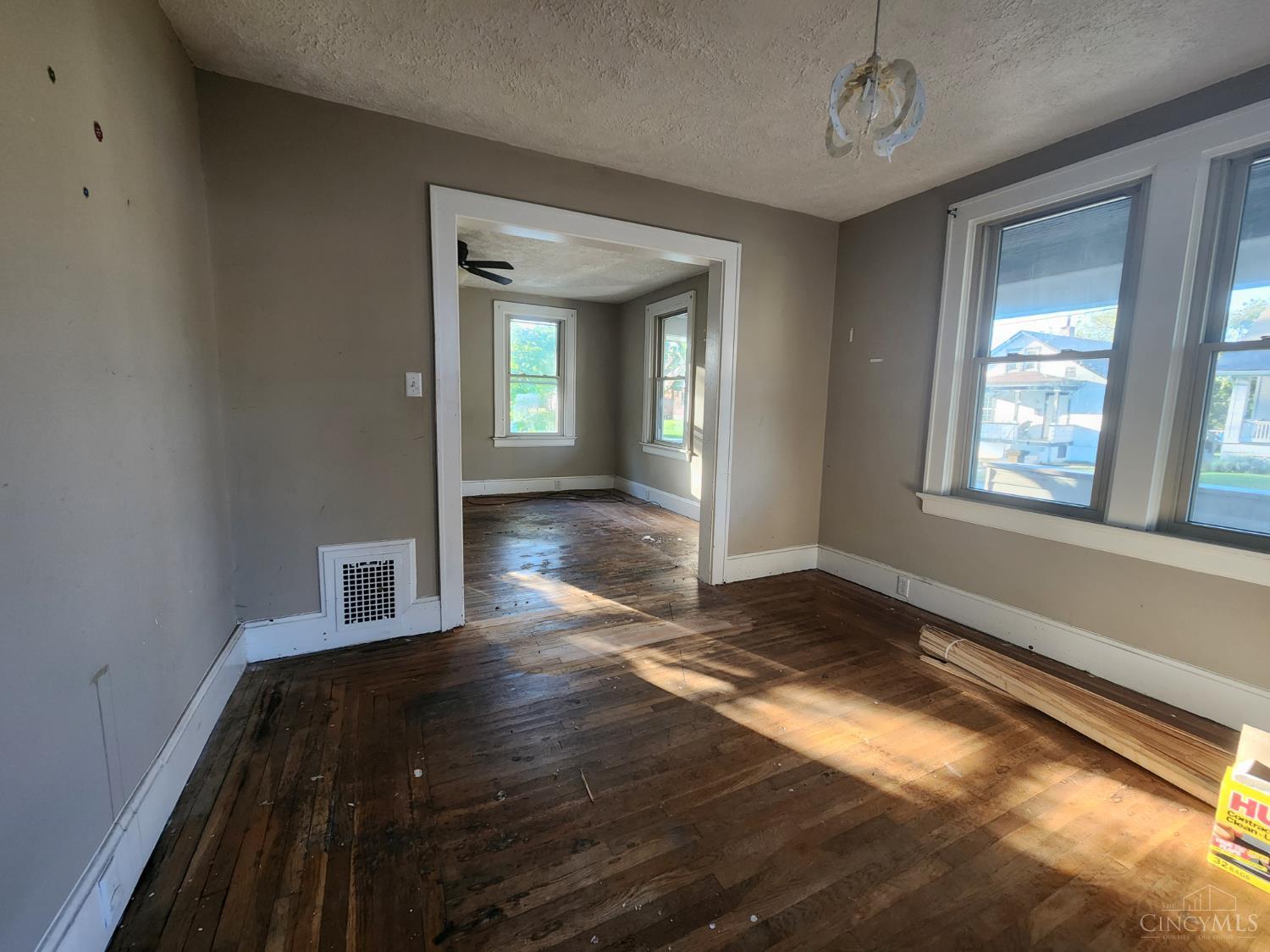 Photo 3 of Single family home for sale at 1833 Emerson Ave, Cincinnati, OH 45239 | MLS# 1896472 | Listing updated on 2026-10-07