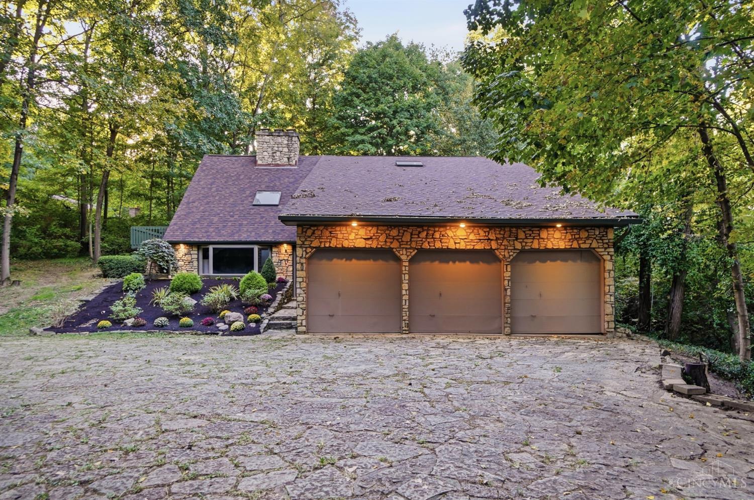 Photo 1 of Single family home for sale at 1 Fairwood Ct, Fairfield Twp, OH 45014 | MLS# 1896018 | Listing updated on 2026-10-08