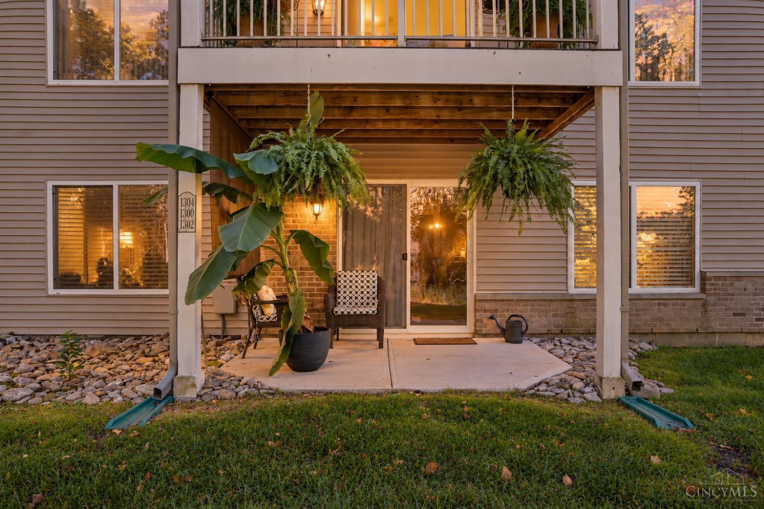 Photo 2 of Townhouse for sale at 1302 Twin Spires Dr, Batavia, OH 45103 | MLS# 1896352 | Listing updated on 2026-10-08