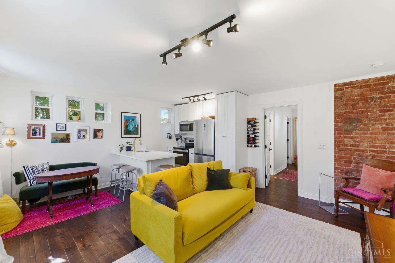 Listing Photo 4 - Condo for sale in building located at 2815 Ashland Ave, Cincinnati, OH 45206 - Unit #A