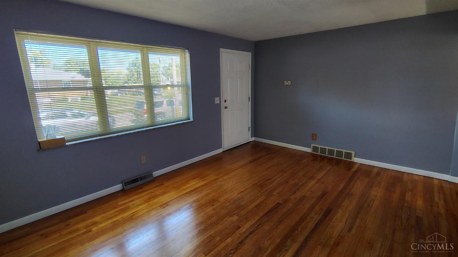 Photo 4 of Single family home for sale at 3383 Lakemeadow Ct, Colerain Twp, OH 45239 | MLS# 1896642 | Listing updated on 2026-10-08