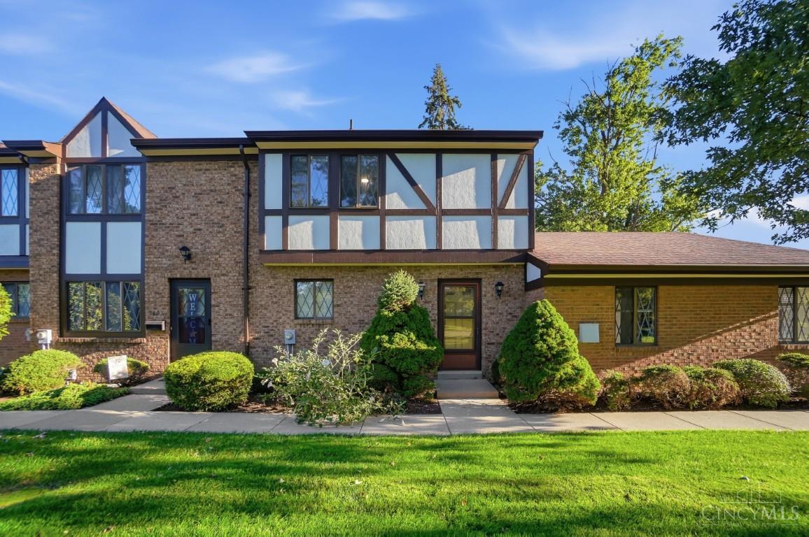 Photo 2 of Townhouse for sale at 9409 Haddington Ct, Colerain Twp, OH 45251 | MLS# 1896529 | Listing updated on 2026-10-08