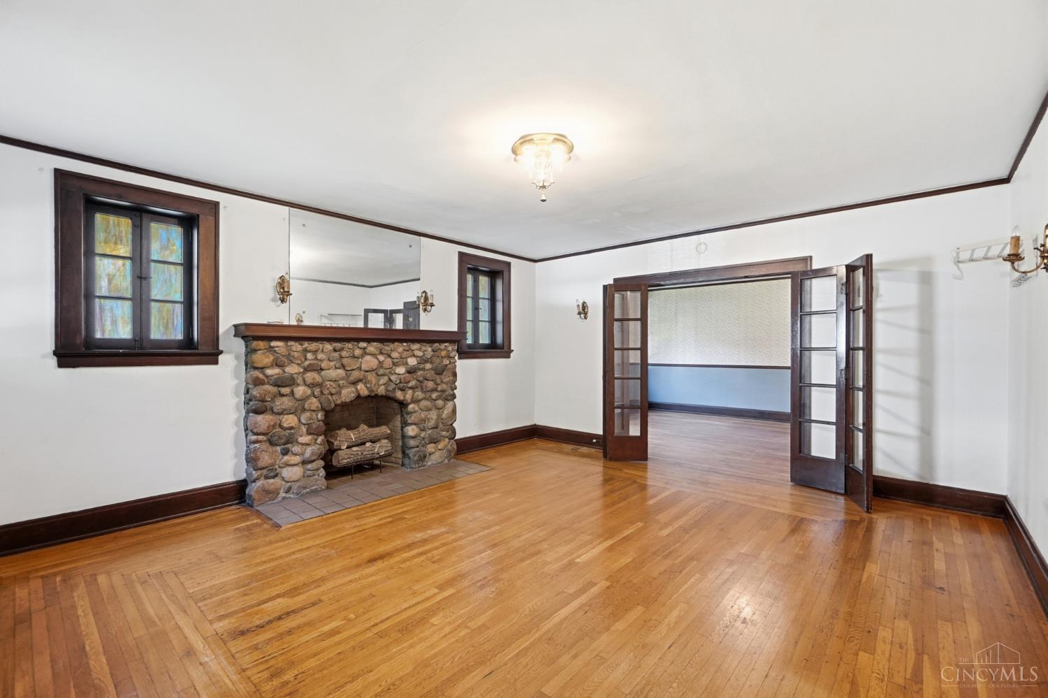 Photo 3 of House for sale at 409 Probasco St, Cincinnati, OH 45220 | MLS# 1896386 | Listing updated on 2026-10-07