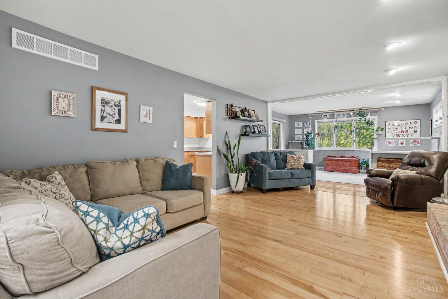 Photo 4 of Single family home for sale at 7156 Paddison Rd, Cincinnati, OH 45230 | MLS# 1877519 | Listing updated on 2026-10-09