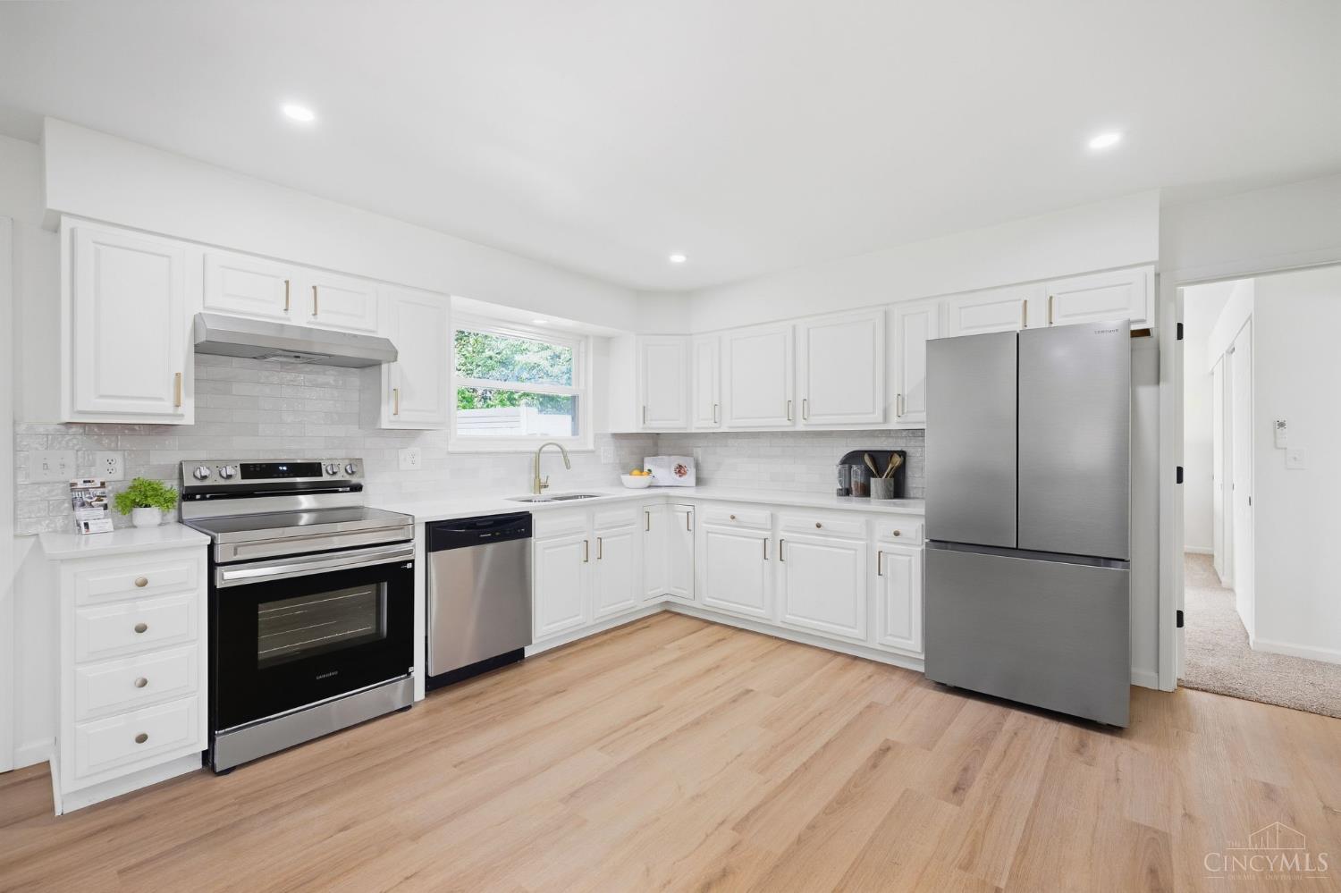 Photo 3 of Single family home for sale at 812 Yorkhaven Rd, Cincinnati, OH 45240 | MLS# 1896651 | Listing updated on 2026-10-08
