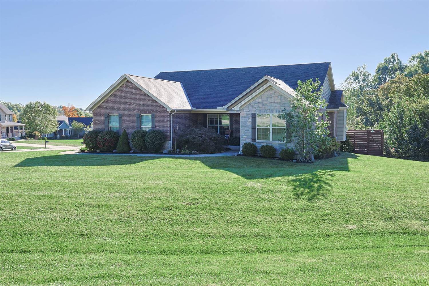 Photo 2 of Single family home for sale at 3325 Echo Point Ct, Hamilton, OH 45013 | MLS# 1896687 | Listing updated on 2026-10-08